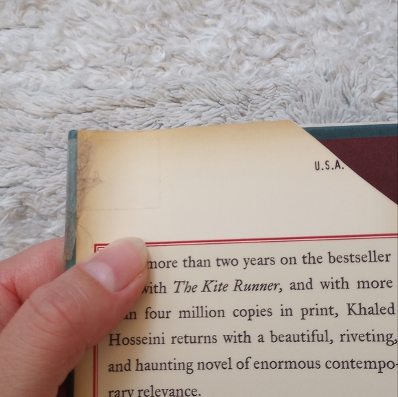 A Thousand Splendid Suns by Khaled Hosseini - Picture 2 of 7